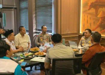 Serikat Buruh dan Serikat Pekerja, menemui Kapolres Serang bahas persiapan rangkaian acara May Day 2026. (ISTIMEWA)