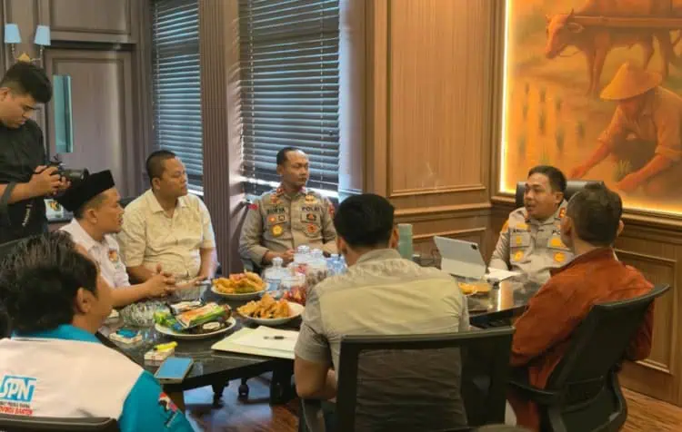 Serikat Buruh dan Serikat Pekerja, menemui Kapolres Serang bahas persiapan rangkaian acara May Day 2026. (ISTIMEWA)