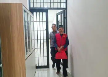 Maskuri alias Pakde ditangkap tim Kejaksaan Tinggi Provinsi Banten. (ISTIMEWA)