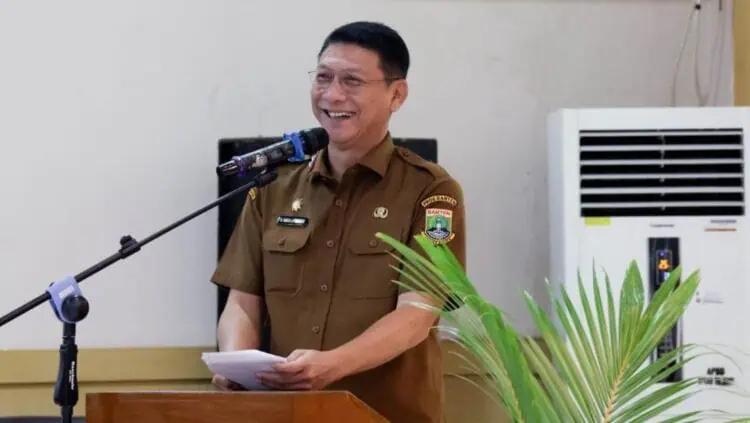 MENYAMPAIKAN ARAHAN : Sekda Banten Deden Apriandhi menyampaikan arahan diacara rakor pengelolaan keuangan dan aset dengan BPKAD se provinsi Banten. (ISTIMEWA)