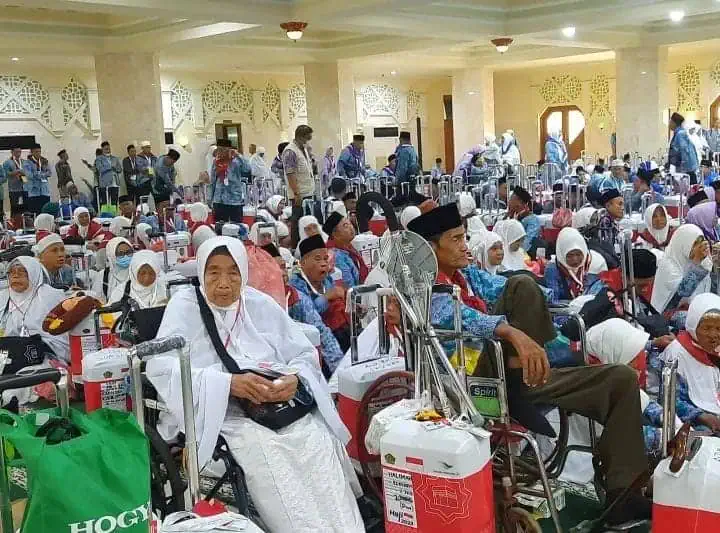 230 Tenaga Medis Cek Kesehatan Calhaj Kabupaten Tangerang