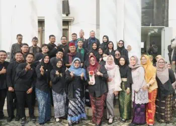 PERINGATAN HARI KARTINI - Bupati Pandeglang Raden Dewi Setiani, bersama jajaran pegawai di lingkungan Setda Pandeglang, melaksanakan peringatan hari Kartini 2026, Selasa (21/4/2026). (ISTIMEWA)