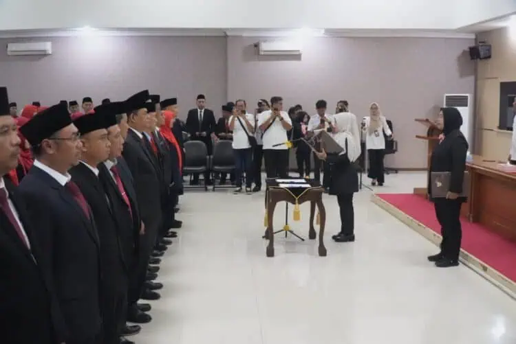 Lantik 94 Pejabat Administrator, Bupati Dewi "Tantang" Berinovasi dan Turun Ke Masyarakat