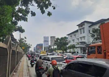 Warga Suarakan Kelelahan Melawan Kemacetan di Pertigaan Islamic-Lippo
