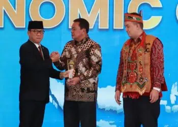 Bupati Tangerang Raih Penghargaan Economic Growth di National Governance Awards 2026