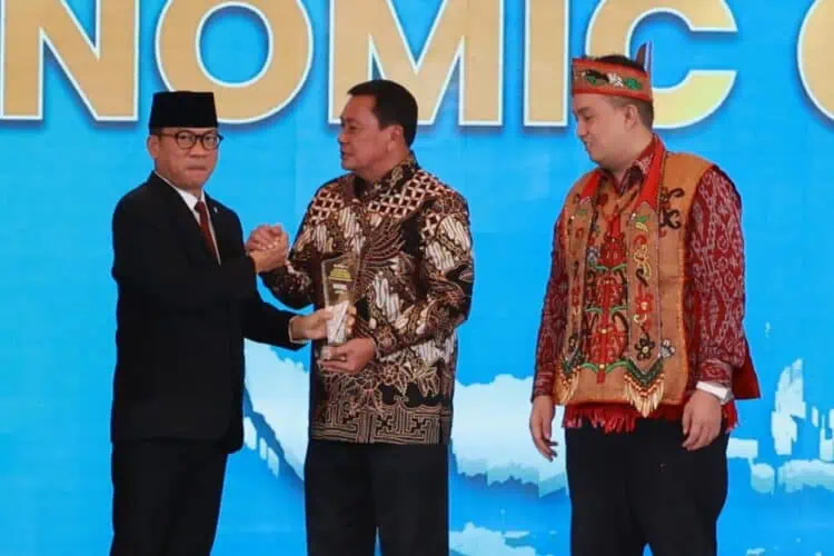 Bupati Tangerang Raih Penghargaan Economic Growth di National Governance Awards 2026