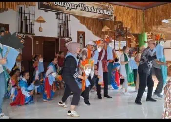 Kunjungi Sanggar Wanda Banten, 12 Kedubes Ikut Menari Bergembira