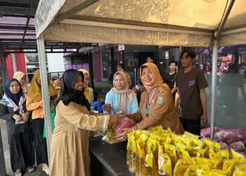 Beras Premium Cuma Rp7.000, Warteksi Kabupaten Tangerang Diserbu Warga