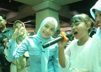 Bupati Serang Bernyanyi Bersama Peserta FLS3N dan O2SN