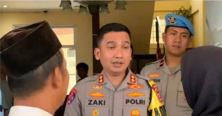 Pererat Silaturahmi Dengan Masyarakat, Personel Polres Lebak Gelar Jumat Keliling