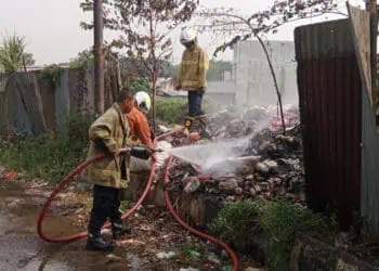 Bakar Sampah Berujung Bencana, Karawaci Digegerkan Kebakaran Pagi Hari