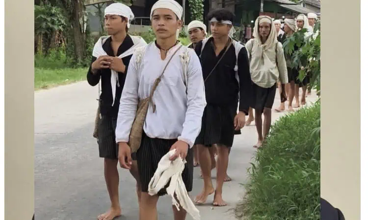 Warga Baduy Dalam Tempuh 60 Km Tanpa Alas Kaki untuk Jalankan Tradisi Seba