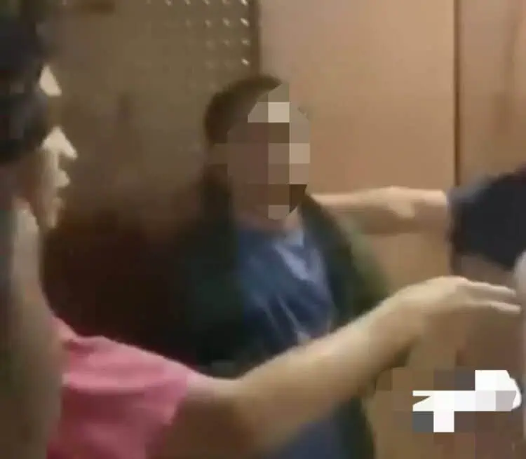 Bos Konter HP Dihajar Massa Usai Tepergok Cabuli Bocah di Pondok Cabe