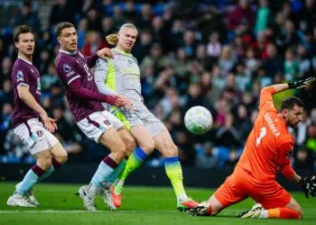 Manchester City Naik ke Puncak Klasemen