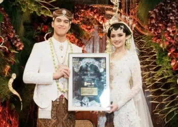 Mahar Penikahan El Rumi-Syifa Hadju: 2.026 Pound Sterling dan Logam Mulia