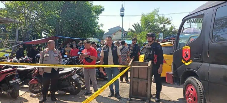Kotak Berisi Bangkai Kucing Bikin Geger Warga Pasar Kemis