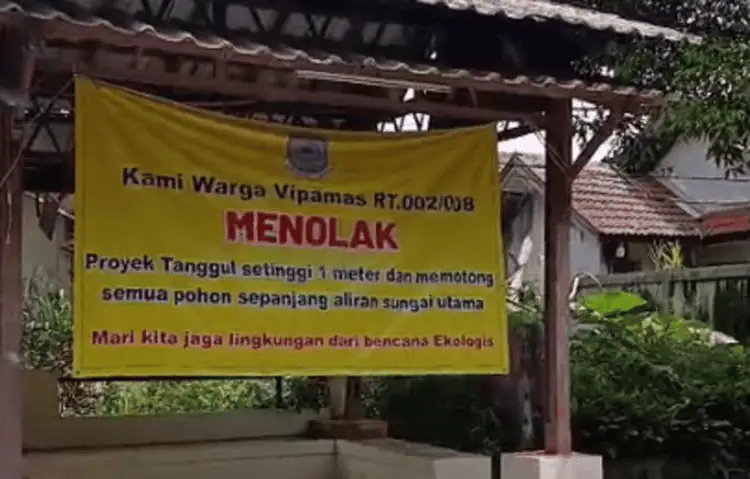 Warga Tolak Pohon Ditebang, Proyek Turap Villa Pamulang Mas Terkendala