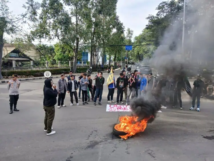 Mahasiswa Tangerang Turun ke Jalan, Desak Pengusutan Tuntas Kasus Kekerasan Aktivis KontraS