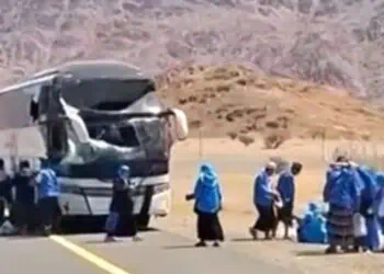 Dua Bus Tabrakan di Jabal Magnet, 10 Jamaah Haji Indonesia Terluka