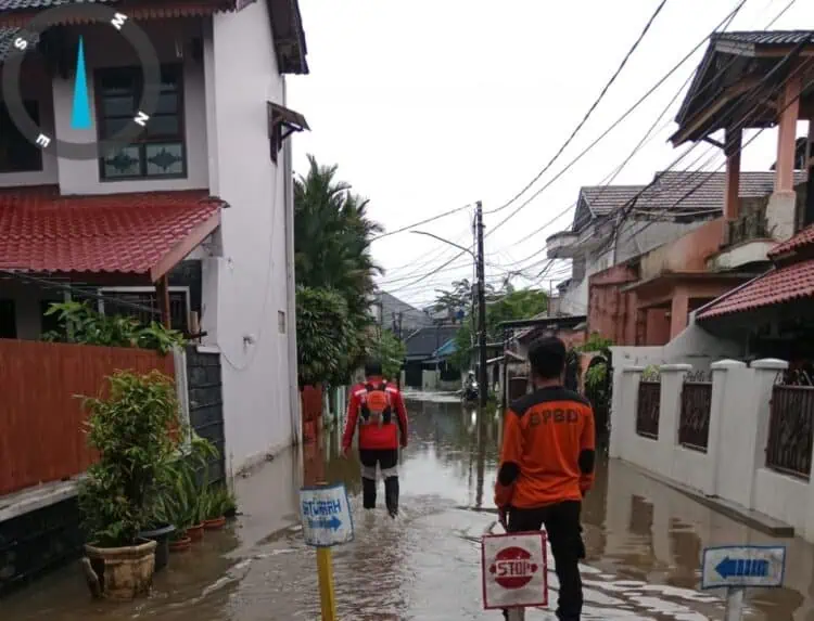 Hujan Siang Hari Sebabkan Banjir di Tangsel