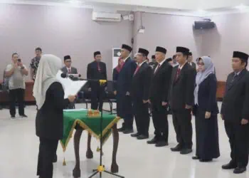 Lantik 9 Pejabat Eselon II, Bupati Dewi: Harus Responsif dan Bekerja Cepat