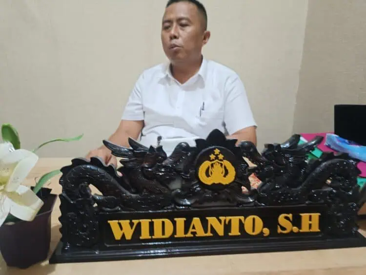DI WAWANCARA - Kanit PPA Satreskrim Polres Pandeglang, IPDA Widianto, saat di wawancara di ruang kerjanya, Kamis (7/5/2026). (MARDIANA/SATELITNEWS.COM)