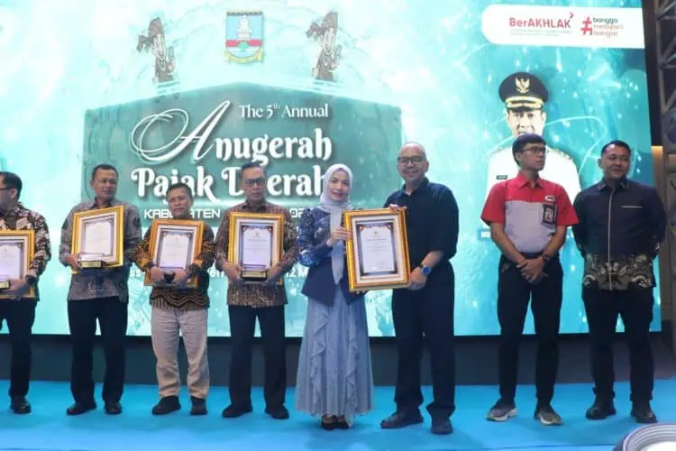 Beri Penghargaan Wajib Pajak, Bupati Serang Paparkan Realisasi Pencapaian