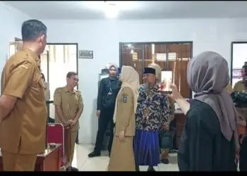 Sidak Lingkungan Setda, Bupati Zakiyah Minta Pegawai Tata Ruangan Kerja Dengan Rapi