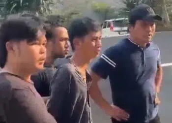 DIRINGKUS - Dua pelaku pencurian kendaraan bermotor (curanmor) bersenjata api, berinisial JA, (24) dan EB (24), diringkus Tim Reserse Mobile (Resmob) Satreskrim Polres Serang. (ISTIMEWA)