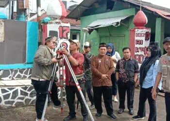 PROGRAM - Dinas Perumahan, Kawasan Permukiman dan Pertanahan (DPKPP) Kabupaten Pandeglang, terus menggenjot program peningkatan Prasarana, Sarana dan Utilitas (PSU) permukiman, serta pembangunan jalan lingkungan di sejumlah wilayah Kabupaten Pandeglang. (ISTIMEWA)