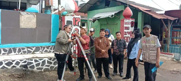 PROGRAM - Dinas Perumahan, Kawasan Permukiman dan Pertanahan (DPKPP) Kabupaten Pandeglang, terus menggenjot program peningkatan Prasarana, Sarana dan Utilitas (PSU) permukiman, serta pembangunan jalan lingkungan di sejumlah wilayah Kabupaten Pandeglang. (ISTIMEWA)