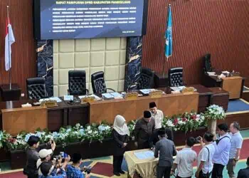 RAPAT PARIPURNA - Rapat Paripurna DPRD Kabupaten Pandeglang, tentang Raperda Perubahan PDBM menjadi PDPBM, Rabu (20/5/2026). (MARDIANA/SATELITNEWS.COM)