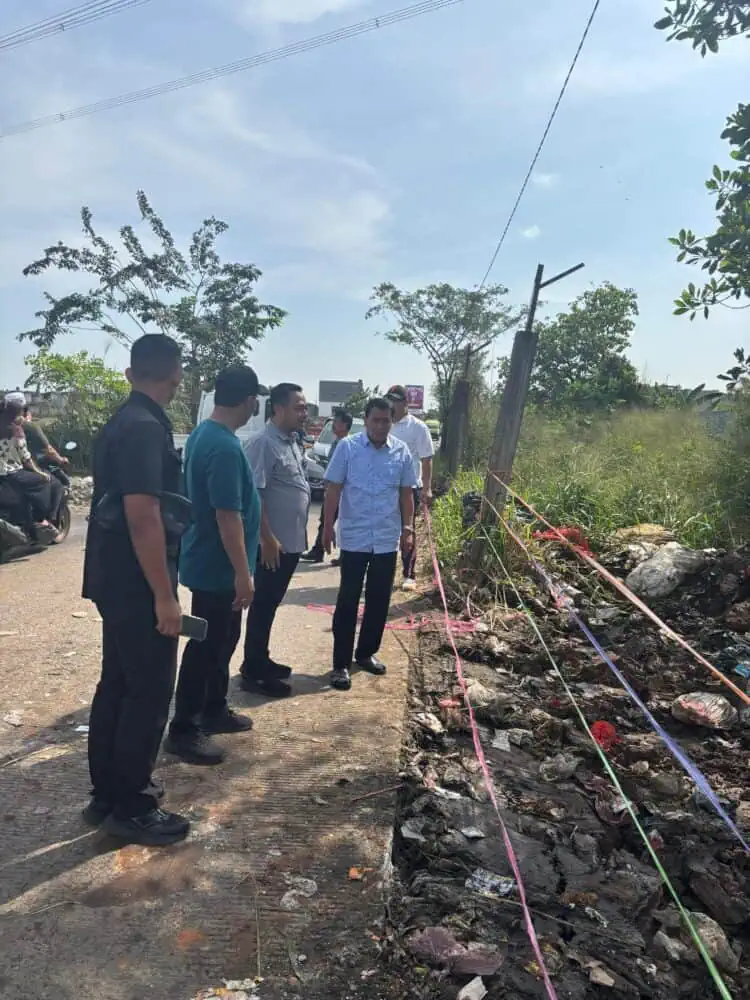 Jaga Lingkungan, Kecamatan Curug Gotong Royong Bersihkan Sampah Liar