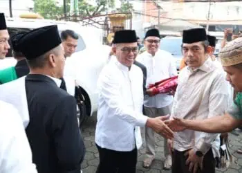 Tingkatkan Silaturahmi, Gubernur Andra Solat Iduladha Bareng Warga Kreo