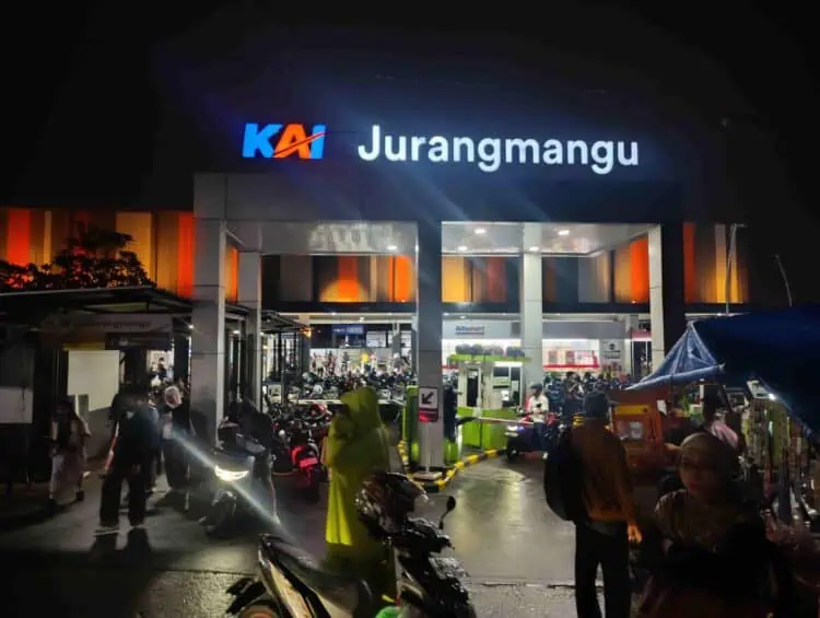 Gangguan LAA Lumpuhkan Perjalanan KRL hingga 3 Jam, Layanan Berangsur Normal