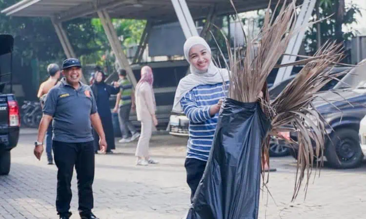 Pegawai Kecamatan Batuceper Gelar Kerja Bakti Dukung Gerakan Indonesia ASRI