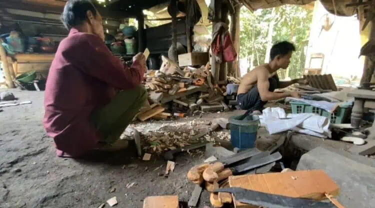 Jelang Iduadha, Pesanan Golok dan Pisau untuk Penyembelihan Kurban di Lebak Meningkat