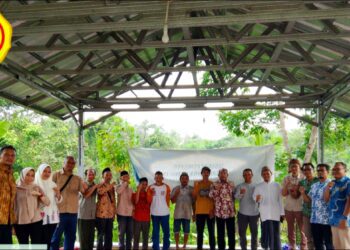 VISITASI - Rombongan Dinas Pertanian (Distan) Provinsi Banten, visitasi ke Laboratorium Pertanian Terpadu, yang digerakkan oleh para santri, guru, petani muda dan warga sekitar dibawah pengawalan entitas Manajemen Pesantren Model Pusat - Madeenah Indonesia, Bojong, Kabupaten Pandeglang. (ISTIMEWA)