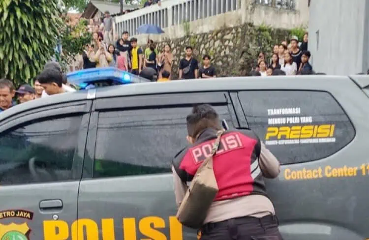 Aksi Pemuda Mabuk di Tangsel Berujung Amukan Warga, Diduga Lecehkan Anak