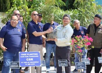 Hijaukan Kantor KONI Kabupaten Tangerang, PT YKK Tanam Ratusan Pohon