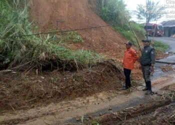 Dihantam Bencana Hidrometeorologi, 8 Akses Jalan di Lebak Longsor