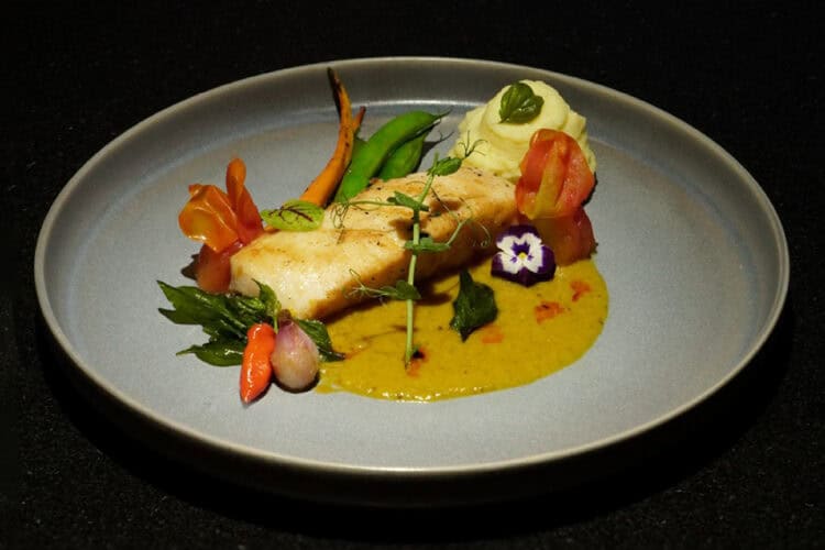 Pan-Fried Snapper with Woku Sauce ala Hotel Santika Premiere Bintaro. (ISTIMEWA)