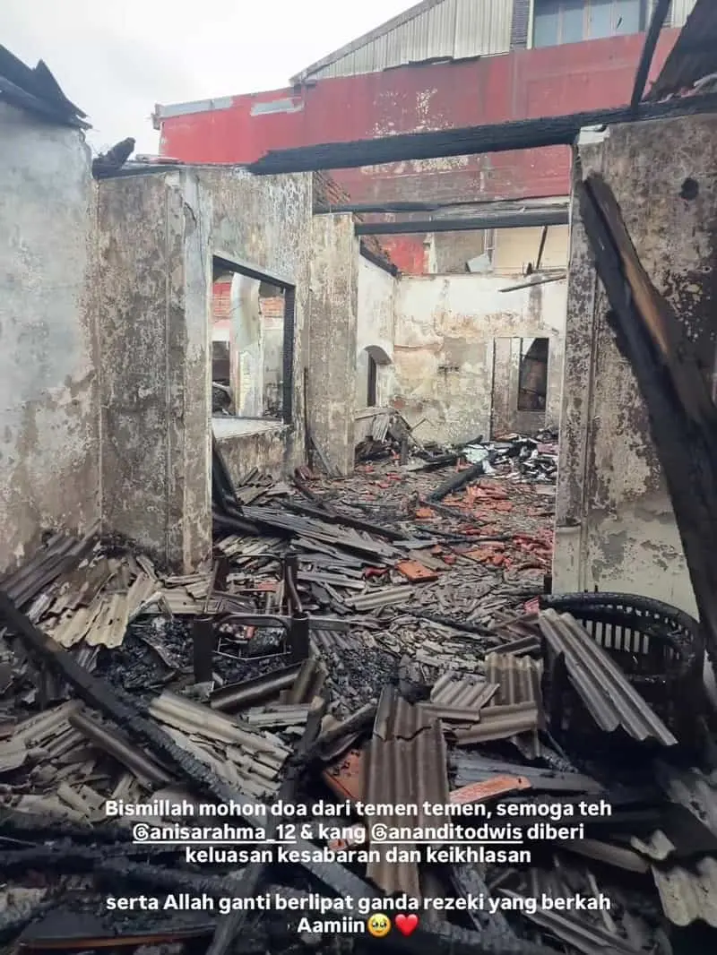 Innalillahi... Rumah Anisa Rahma, Mantan personel Cherrybelle Dilalap Si Jago Merah Innalillahi... Rumah Anisa Rahma, Mantan personel Cherrybelle Dilalap Si Jago Merah