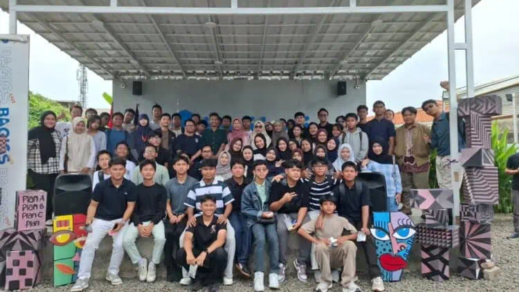 Puluhan Mahasiswa DKV UTPAS, Adu Skill di Pameran Seni After Hours