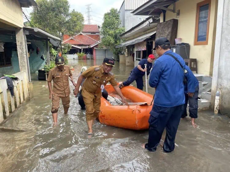Petir Cipondoh Masih Tergenang Banjir, 150 KK Terdampak