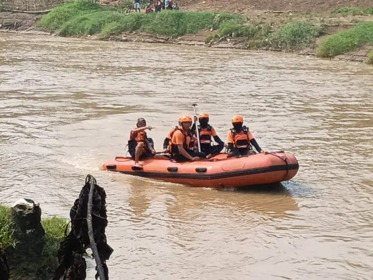 Bocah Korban Terseret Arus Sungai Cisimeut Lebak Belum Ditemukan
