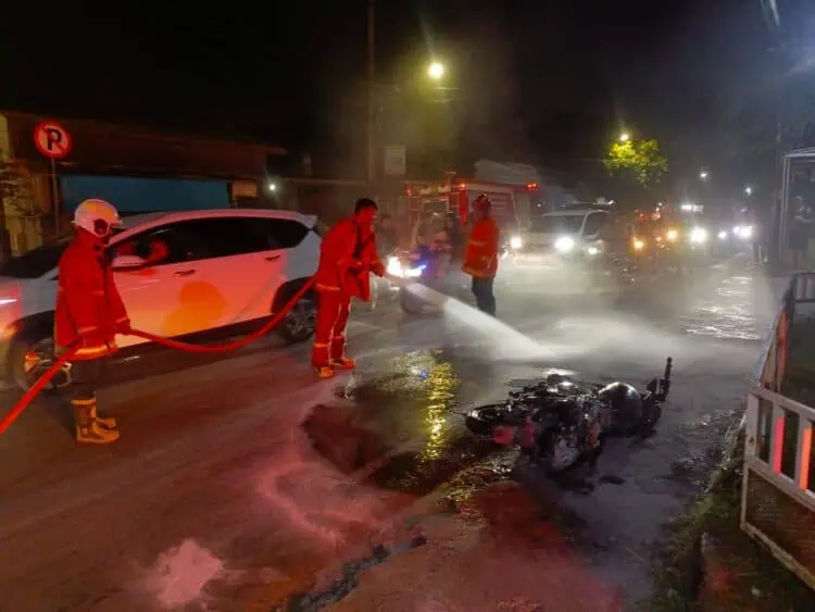 Usai Isi BBM, Motor Bertangki Besar Tiba-Tiba Terbakar di SPBU Neroktog