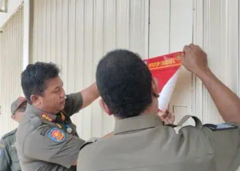 Belum Punya PBG, Satpol PP Kota Tangerang Segel Bangunan di Cimone