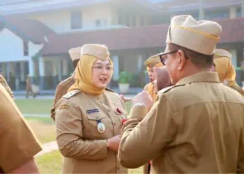 Wabup Tangerang "Sentil" ASN Merokok Sembarangan