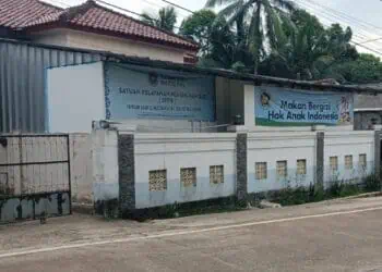 SPPG BERMASALAH : Salah satu bangunan SPPG di Kecamatan Labuan, Kabupaten Pandeglang diduga bermasalah dan tidak sesuai dengan aturan perundang-undangan. (ISTIMEWA)
